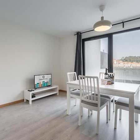 Guestready - Sleek Monochromatic In Bonfim Apartment Porto Exterior photo