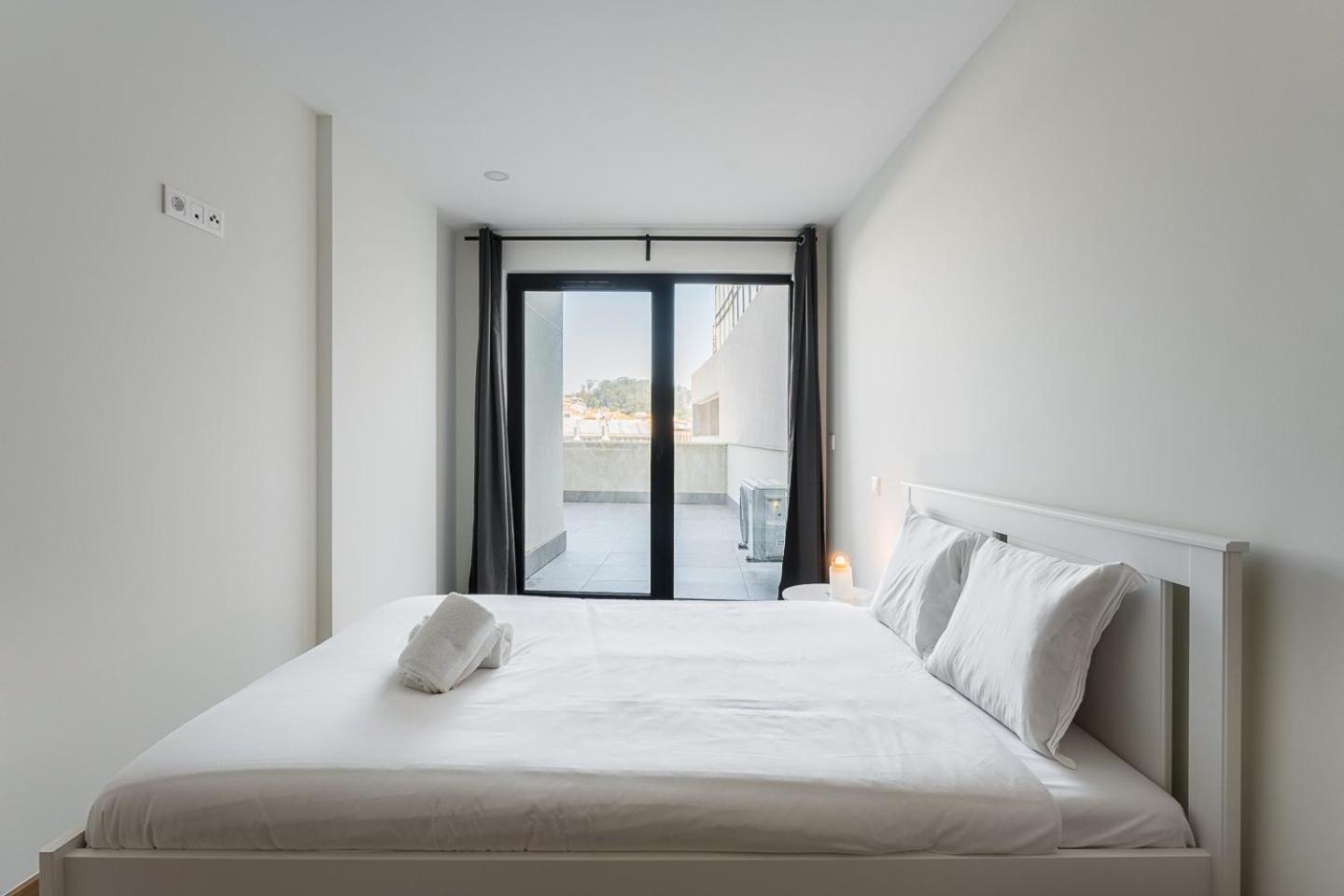 Guestready - Sleek Monochromatic In Bonfim Apartment Porto Exterior photo