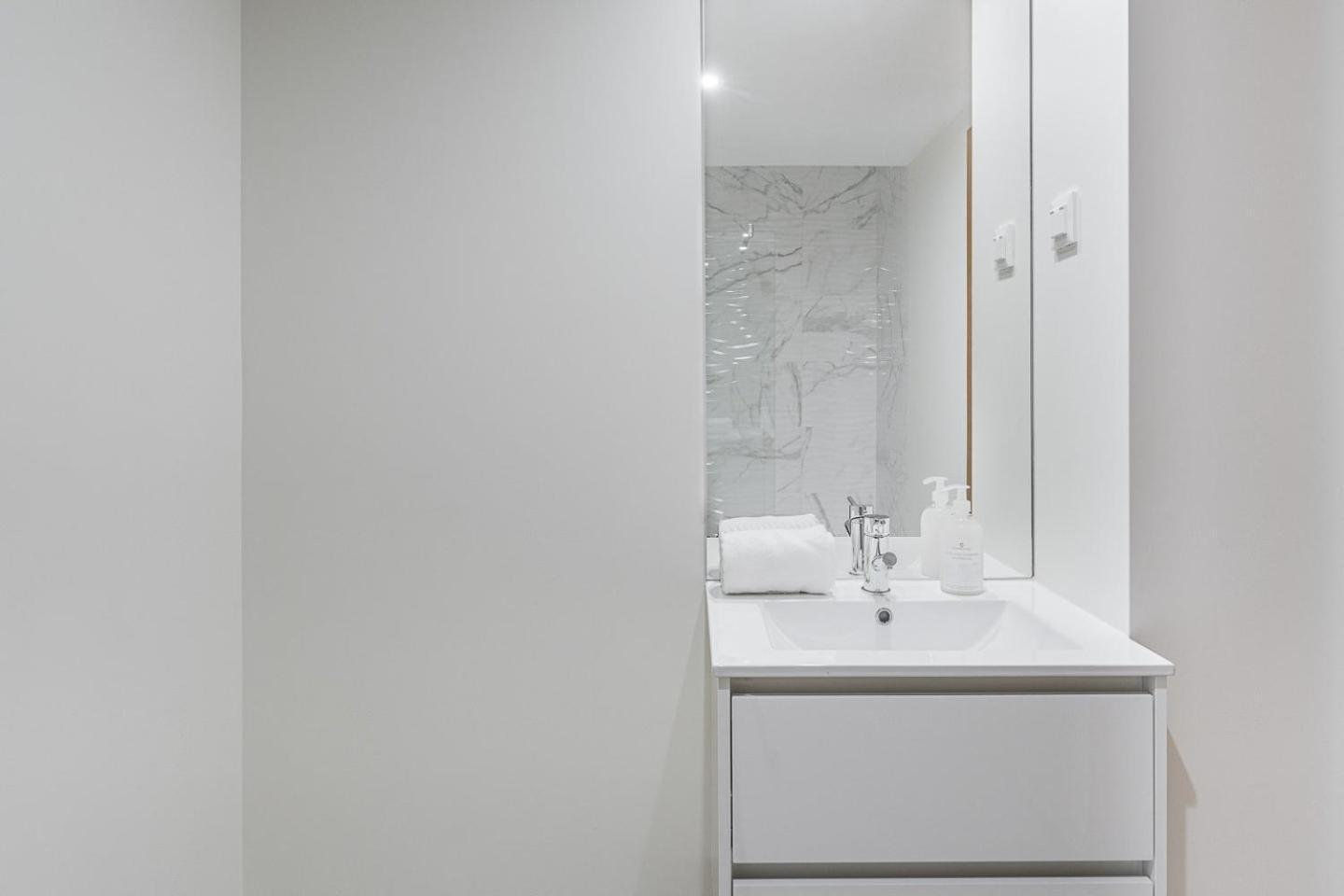 Guestready - Sleek Monochromatic In Bonfim Apartment Porto Exterior photo